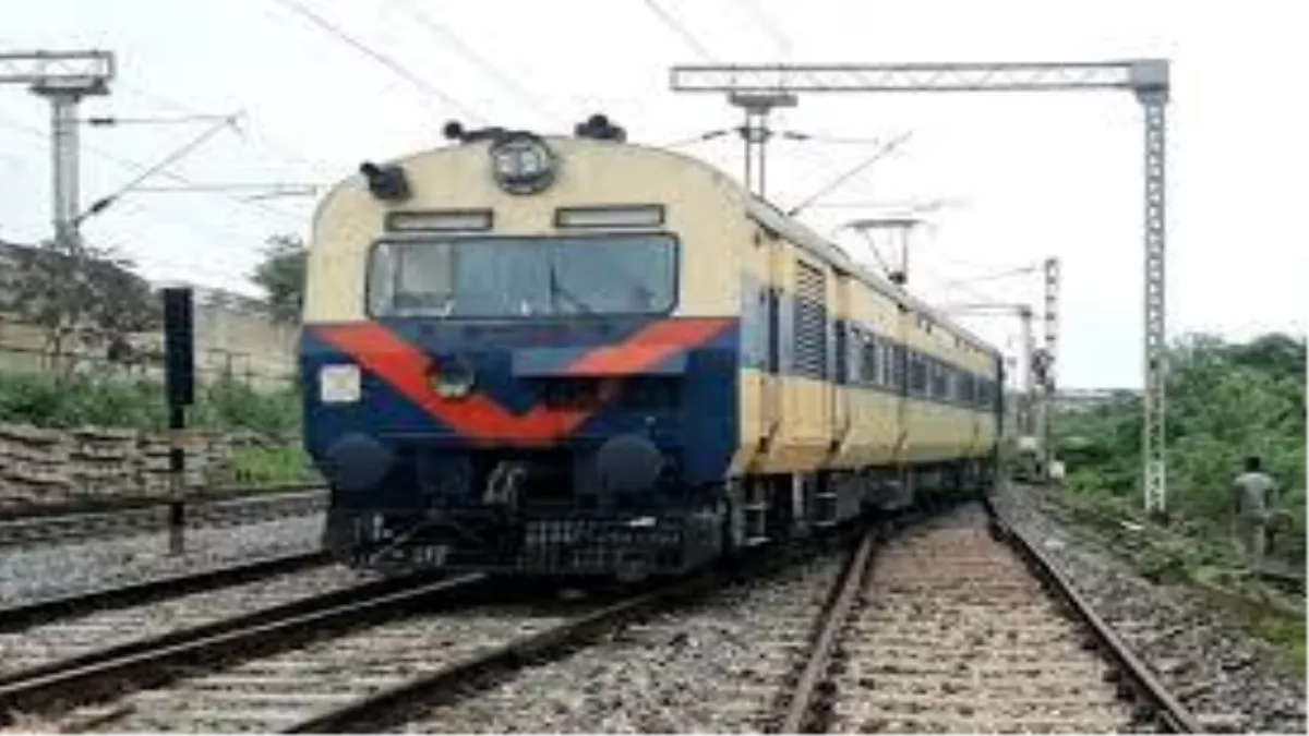 आज बागपत आएंगे रेलमंत्री, दो ट्रेनों को दिखाएंगे हरी झंडी